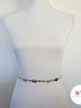 Gold Textured Oval Chain Waist Belt